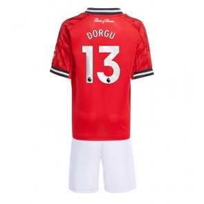 Manchester United Patrick Dorgu #13 Domácí dres komplet pro Děti 2025-26 Krátkým Rukávem (+ Krátké kalhoty)