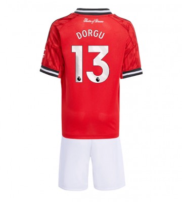 Manchester United Patrick Dorgu #13 Domácí dres komplet pro Děti 2025-26 Krátkým Rukávem (+ Krátké kalhoty)