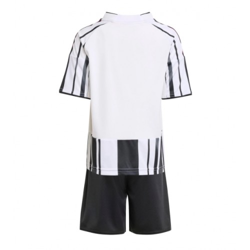 Juventus Domácí dres komplet pro Děti 2025-26 Krátkým Rukávem (+ Krátké kalhoty) Juventus Domácí dres komplet pro Děti 2025-26 Krátkým Rukávem (+ Krátké kalhoty)